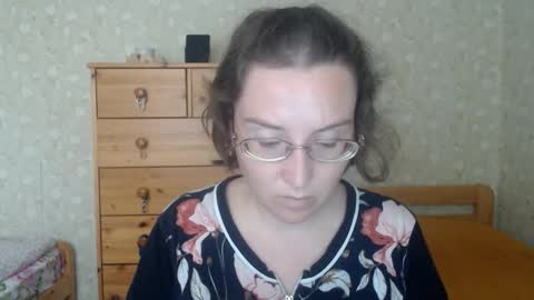 Snapshot of smart_rose chatting on 09-09-25, 01:43 smart_rose online show from 09-09-25, 01:43