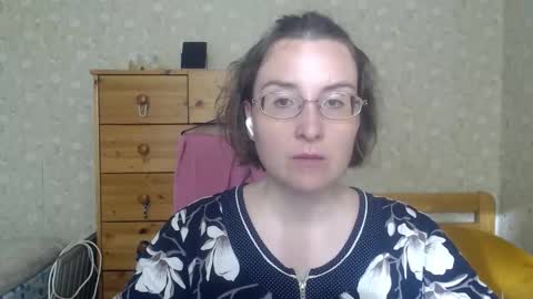 Snapshot of smart_rose chatting on 09-14-25, 06:12 smart_rose online show from 09-14-25, 06:12