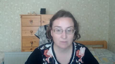 Snapshot of smart_rose chatting on 09-19-25, 01:23 smart_rose online show from 09-19-25, 01:23
