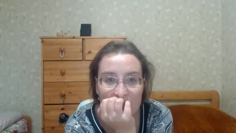 Snapshot of smart_rose chatting on 09-29-25, 02:33 smart_rose online show from 09-29-25, 02:33