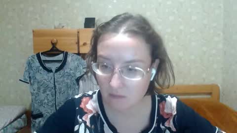 Snapshot of smart_rose chatting on 10-13-25, 02:22 smart_rose online show from 10-13-25, 02:22