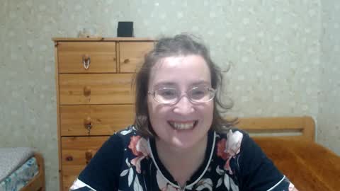 Snapshot of smart_rose chatting on 10-25-25, 03:18 smart_rose online show from 10-25-25, 03:18