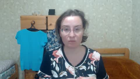 Snapshot of smart_rose chatting on 10-26-25, 10:54 smart_rose online show from 10-26-25, 10:54