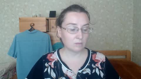 Snapshot of smart_rose chatting on 10-28-25, 10:08 smart_rose online show from 10-28-25, 10:08