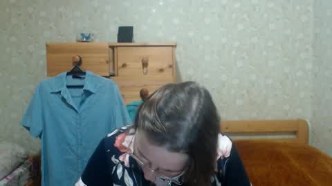 Snapshot of smart_rose chatting on 10-28-25, 10:12 smart_rose online show from 10-28-25, 10:12