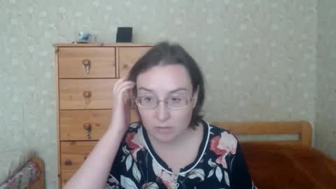 Snapshot of smart_rose chatting on 10-29-25, 10:28 smart_rose online show from 10-29-25, 10:28