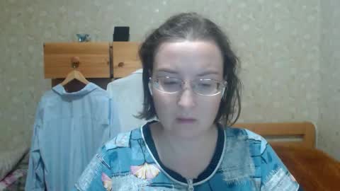 Snapshot of smart_rose chatting on 10-31-25, 11:17 smart_rose online show from 10-31-25, 11:17