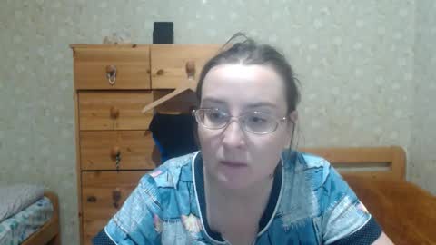 Snapshot of smart_rose chatting on 11-25-25, 06:30 smart_rose online show from 11-25-25, 06:30