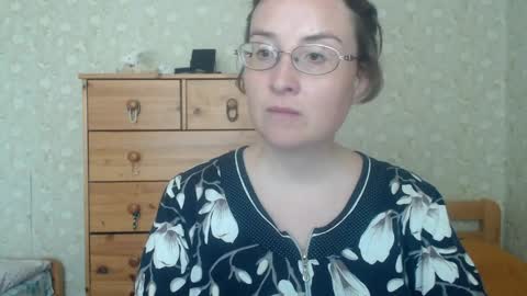 Snapshot of smart_rose chatting on 05-10-26, 11:37 smart_rose online show from 05-10-26, 11:37