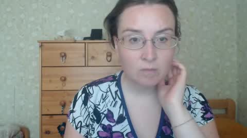 Snapshot of smart_rose chatting on 05-12-26, 02:25 smart_rose online show from 05-12-26, 02:25