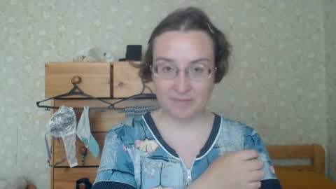 Snapshot of smart_rose chatting on 05-15-26, 04:14 smart_rose online show from 05-15-26, 04:14