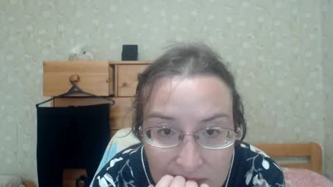Snapshot of smart_rose chatting on 05-16-26, 01:54 smart_rose online show from 05-16-26, 01:54
