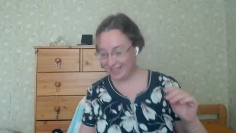 Snapshot of smart_rose chatting on 05-18-26, 02:34 smart_rose online show from 05-18-26, 02:34