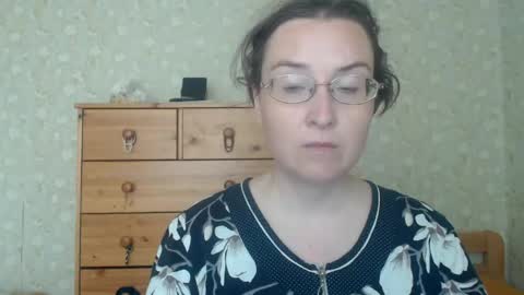 Snapshot of smart_rose chatting on 05-19-26, 12:22 smart_rose online show from 05-19-26, 12:22