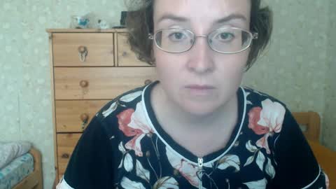Snapshot of smart_rose chatting on 05-25-26, 03:34 smart_rose online show from 05-25-26, 03:34
