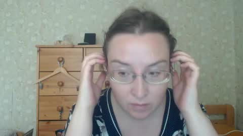 Snapshot of smart_rose chatting on 05-31-26, 02:57 smart_rose online show from 05-31-26, 02:57