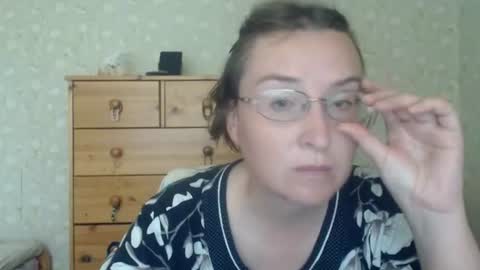 Snapshot of smart_rose chatting on 06-17-26, 02:18 smart_rose online show from 06-17-26, 02:18