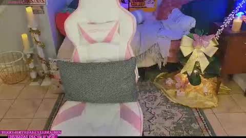 Snapshot of smashberry chatting on 12-04-25, 04:05 bb online show from 12-04-25, 04:05