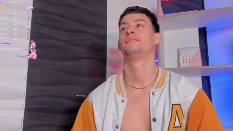 Snapshot of smiith_jade chatting on 12-13-24, 10:45 Jade Smiith online show from 12-13-24, 10:45