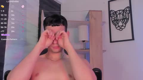 Snapshot of smiith_jade chatting on 02-18-25, 10:14 Jade Smiith online show from 02-18-25, 10:14