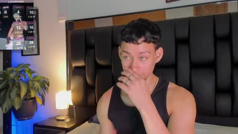 Snapshot of smiith_jade chatting on 10-16-25, 10:44 Jade Smiith online show from 10-16-25, 10:44