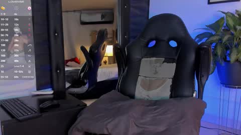 Snapshot of smiith_jade chatting on 10-27-25, 11:31 Jade Smiith online show from 10-27-25, 11:31