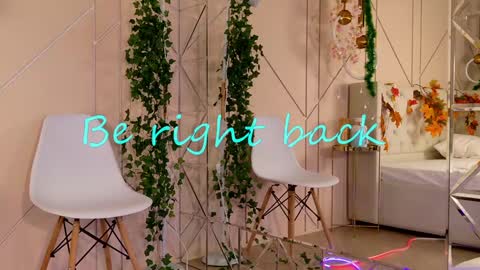 Mia online show from 01-17-25, 11:17