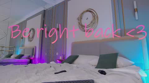 Mia online show from 02-05-25, 11:12