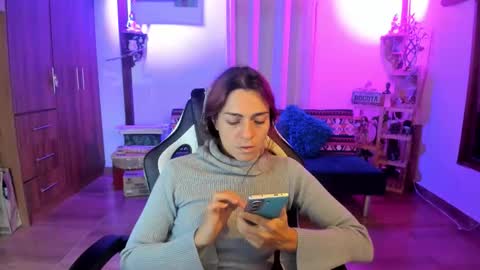 Snapshot of smilingsalor chatting on 09-21-25, 12:23 SmilingSalor online show from 09-21-25, 12:23