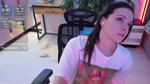 smilym online show from 06-18-26, 08:02