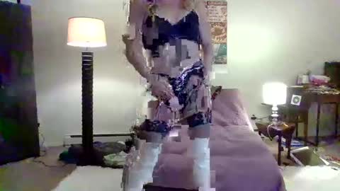 Snapshot of smitheight chatting on 02-14-25, 02:39 smitheight online show from 02-14-25, 02:39