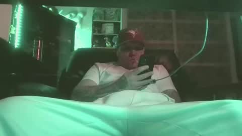 Snapshot of smoke4daddy chatting on 12-18-25, 08:09 Smoke4Daddy online show from 12-18-25, 08:09