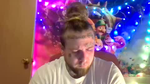 Snapshot of smokebluntafterblunt chatting on 12-31-24, 10:58 smoke online show from 12-31-24, 10:58