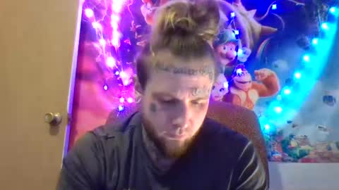 Snapshot of smokebluntafterblunt chatting on 01-16-25, 01:37 smoke online show from 01-16-25, 01:37