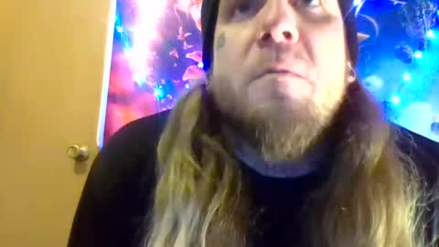 Snapshot of smokebluntafterblunt chatting on 01-18-25, 11:22 smoke online show from 01-18-25, 11:22