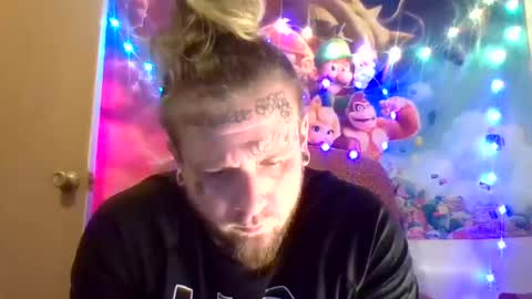 Snapshot of smokebluntafterblunt chatting on 02-17-25, 06:31 smoke online show from 02-17-25, 06:31