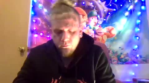 Snapshot of smokebluntafterblunt chatting on 03-12-25, 01:19 smoke online show from 03-12-25, 01:19