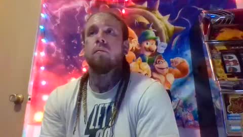 Snapshot of smokebluntafterblunt chatting on 10-28-25, 01:53 smoke online show from 10-28-25, 01:53