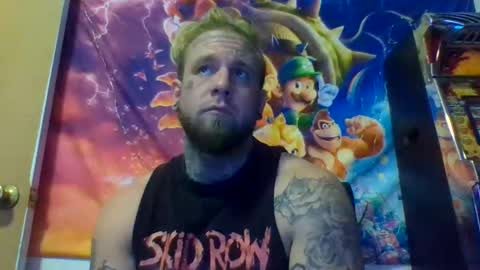 Snapshot of smokebluntafterblunt chatting on 11-25-25, 02:44 smoke online show from 11-25-25, 02:44