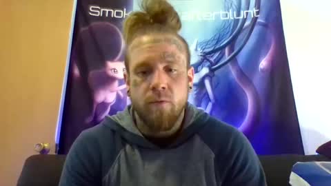 Snapshot of smokebluntafterblunt chatting on 05-13-26, 02:03 smoke online show from 05-13-26, 02:03