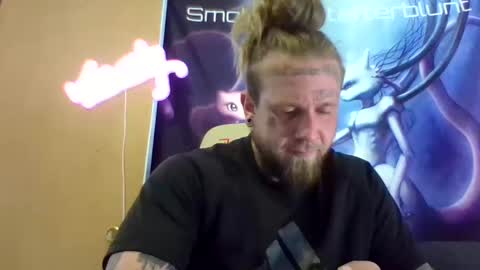 Snapshot of smokebluntafterblunt chatting on 05-25-26, 07:20 smoke online show from 05-25-26, 07:20
