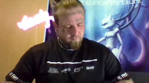 Snapshot of smokebluntafterblunt chatting on 05-29-26, 11:19 smoke online show from 05-29-26, 11:19