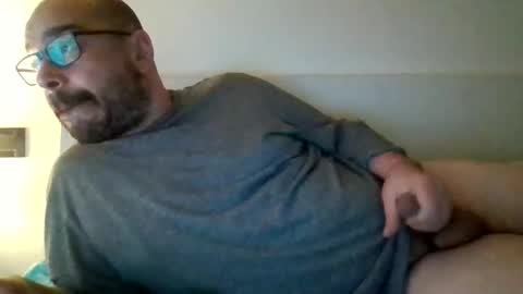 Snapshot of smoker985 chatting on 01-11-25, 08:22 smoker985 online show from 01-11-25, 08:22