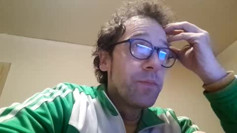 Snapshot of smokered100s chatting on 12-25-24, 11:42 luca online show from 12-25-24, 11:42