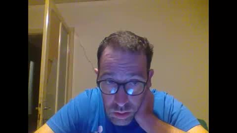 Snapshot of smokered100s chatting on 09-14-25, 07:46 luca online show from 09-14-25, 07:46