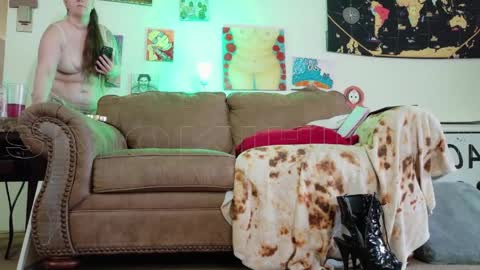 Snapshot of smokihippi chatting on 05-23-26, 01:22 Big Dawg online show from 05-23-26, 01:22