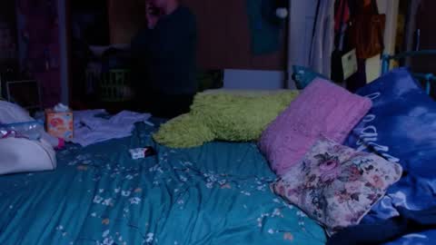 Snapshot of smokydian chatting on 12-02-24, 04:20 DIAN dee-ann online show from 12-02-24, 04:20