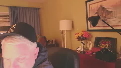 Snapshot of smokymountanman chatting on 12-05-25, 02:31 smokymountanman online show from 12-05-25, 02:31