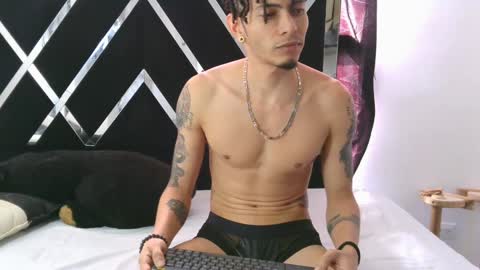 Snapshot of smooke_skinny chatting on 01-09-25, 02:40 Daniel Aston online show from 01-09-25, 02:40