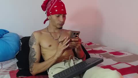 Snapshot of smooke_skinny chatting on 09-15-25, 07:58 Daniel Aston online show from 09-15-25, 07:58